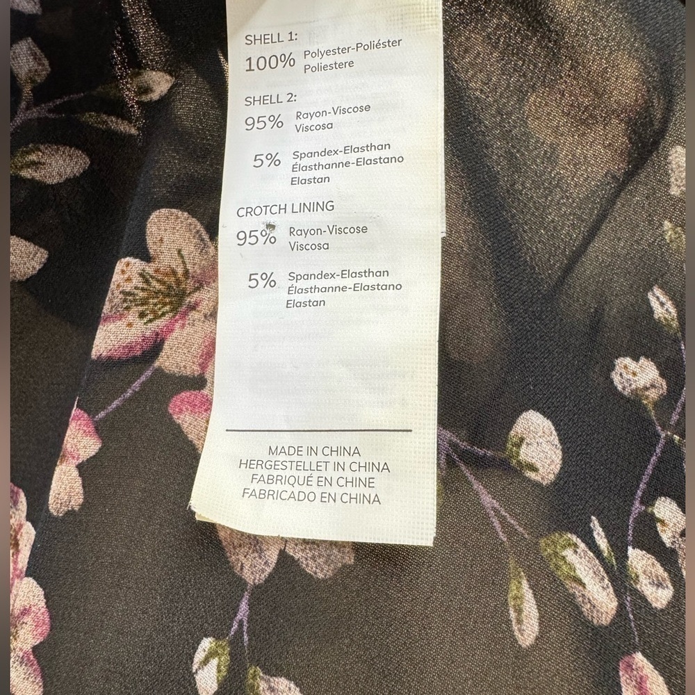 NWT Cupshe Floral Sheer Ruffle V Neck Bodysuit Small - Picture 9 of 9